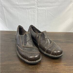 Clarks brown leather clogs mules
